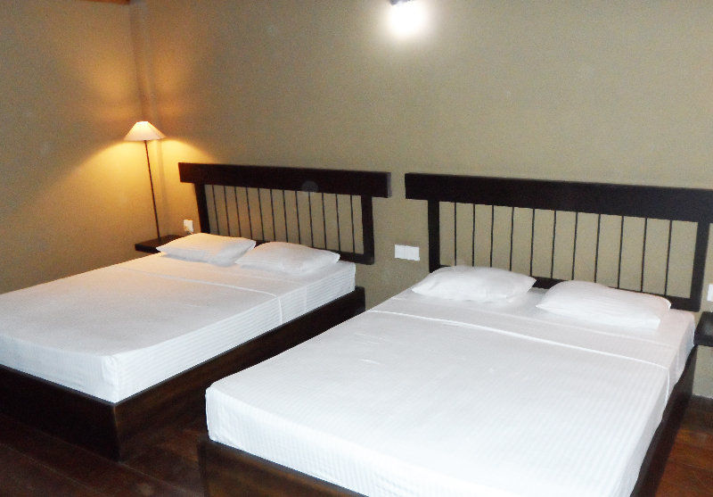 Bin Vino Hotel Doluwa Екстериор снимка