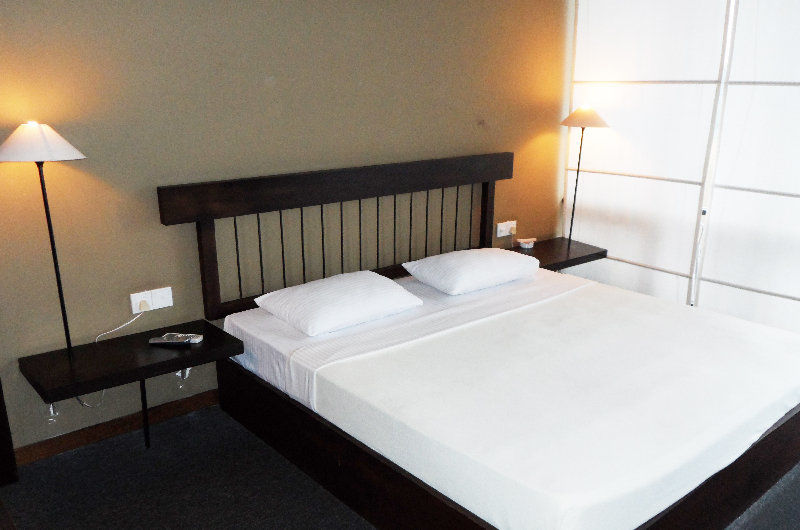 Bin Vino Hotel Doluwa Екстериор снимка
